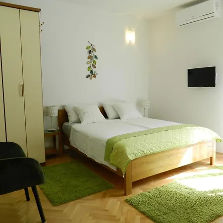 Garni Ivanac Brela Exterior photo